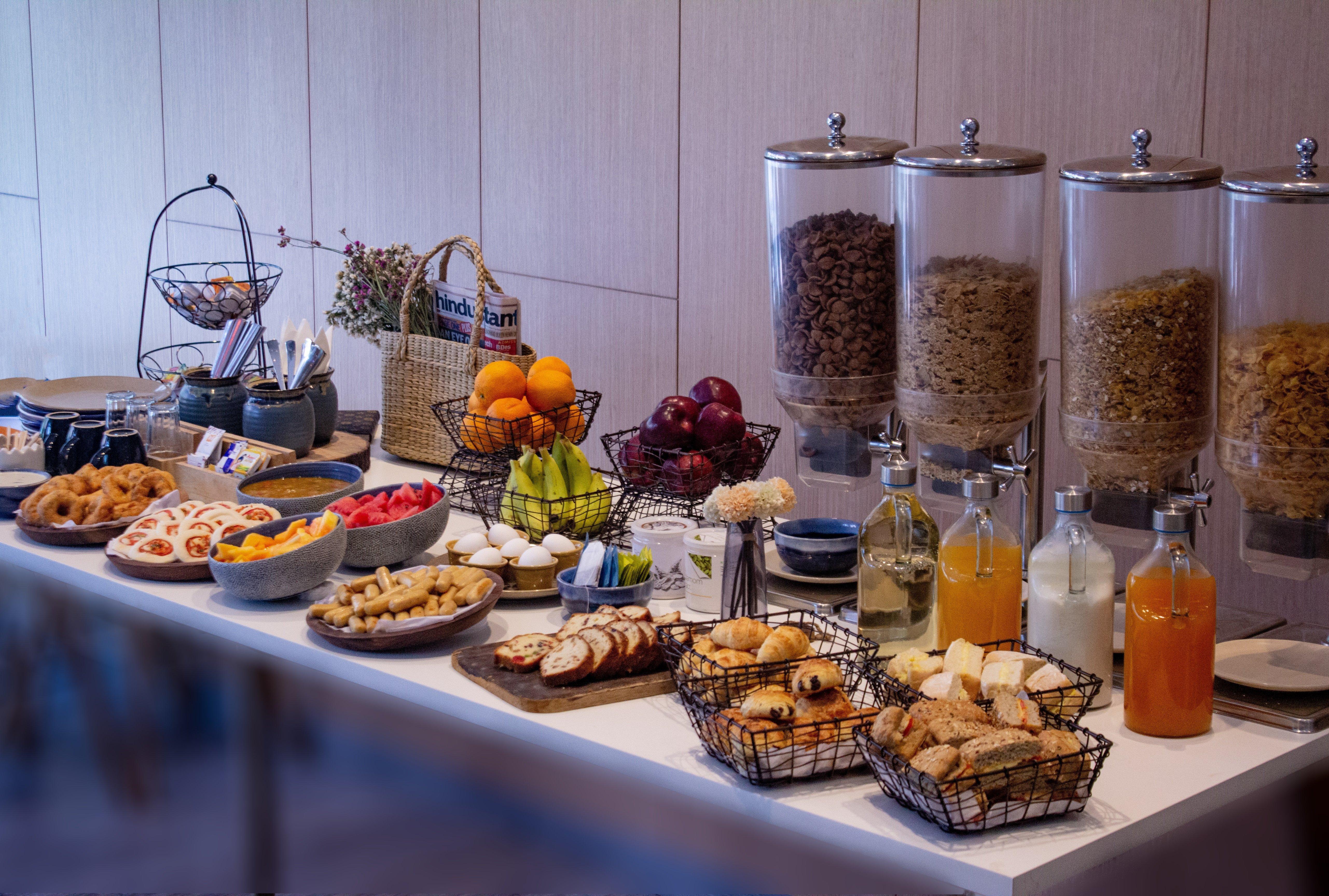 Holiday Inn Express Ahmedabad Prahlad Nagar By Ihg Eksteriør billede
