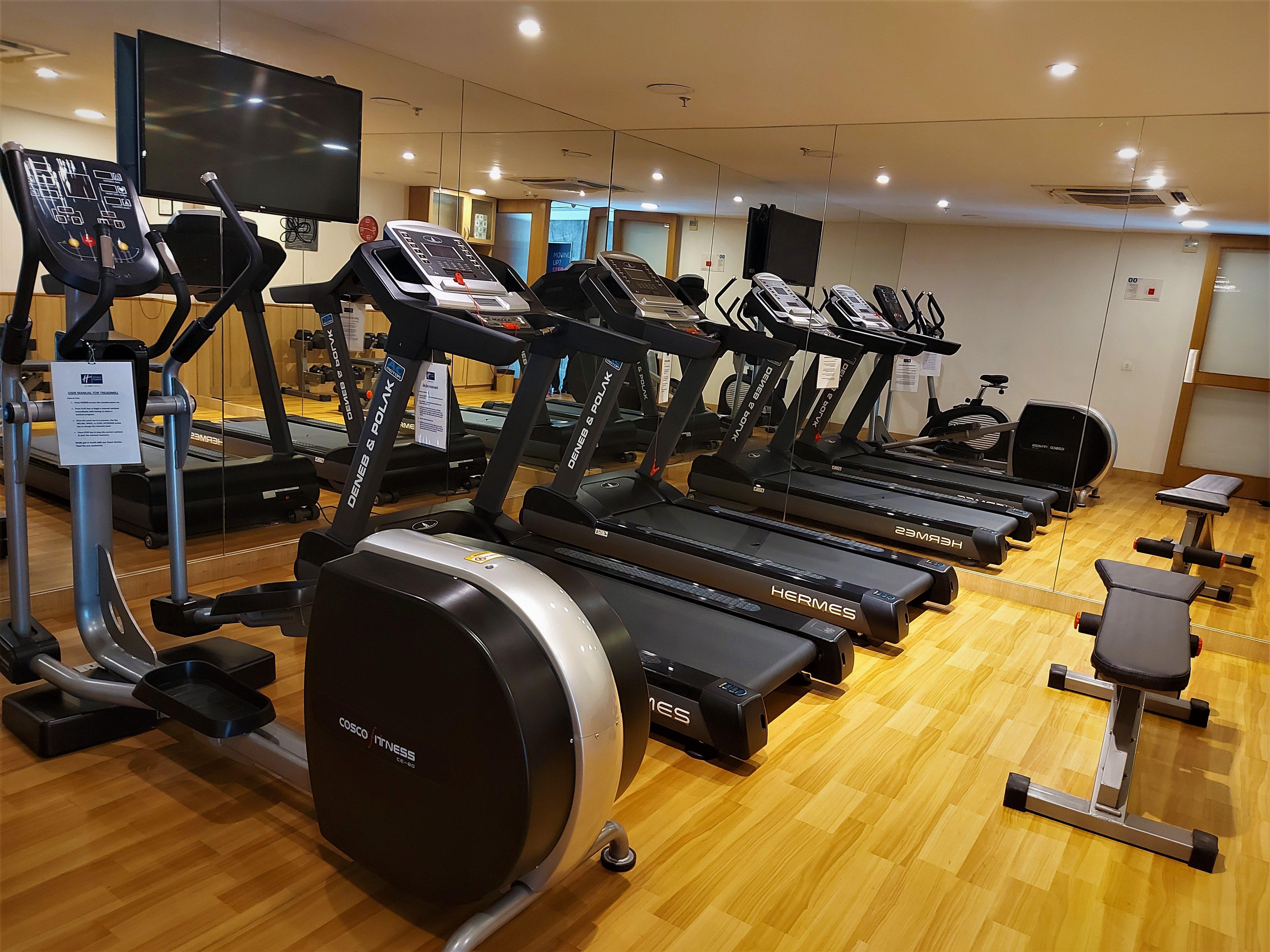 Holiday Inn Express Ahmedabad Prahlad Nagar By Ihg Eksteriør billede