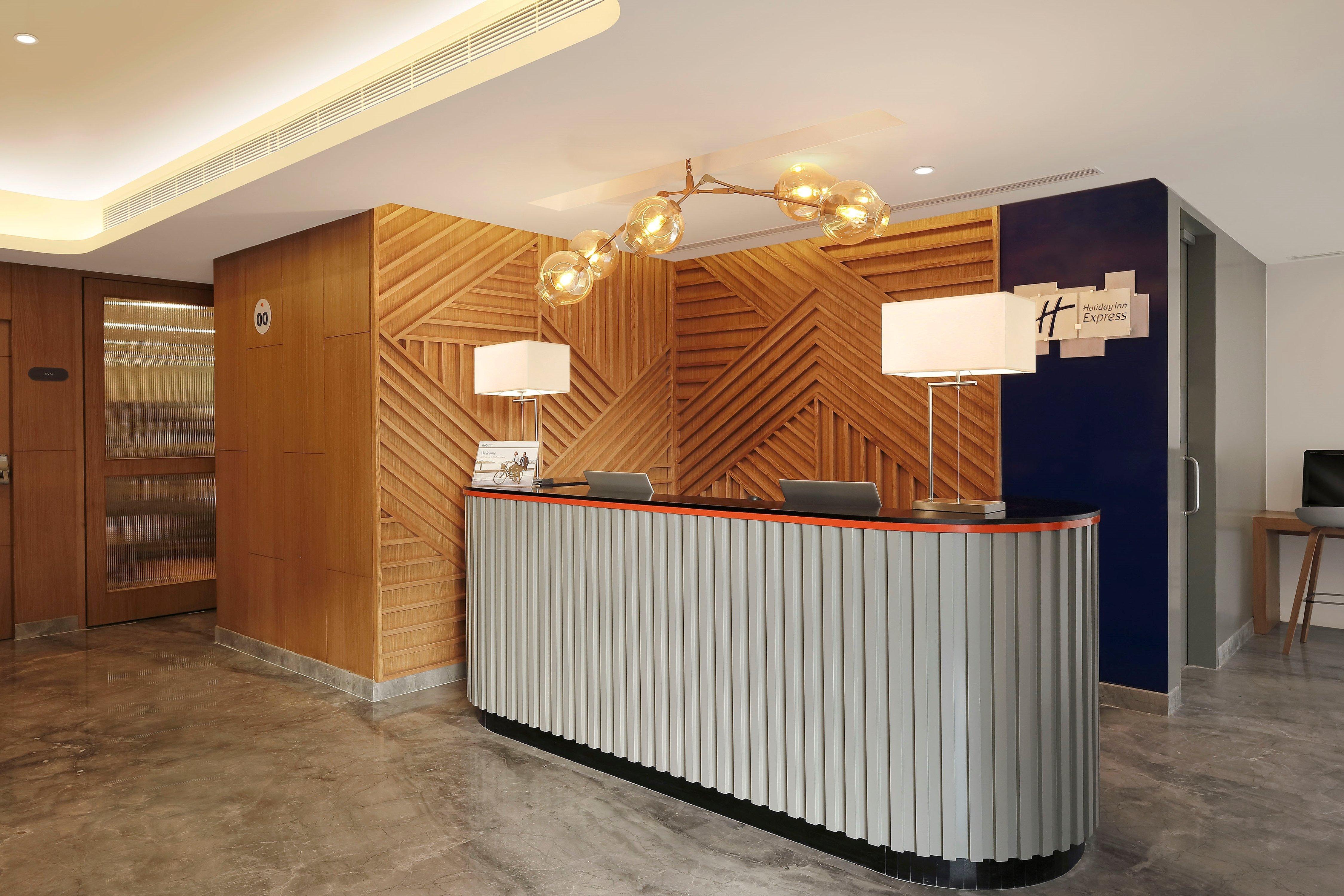 Holiday Inn Express Ahmedabad Prahlad Nagar By Ihg Eksteriør billede